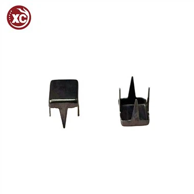 Patru nituri cu gheare